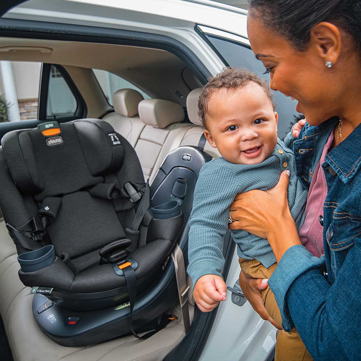 Chicco Fit360 Rotating Car Seat image